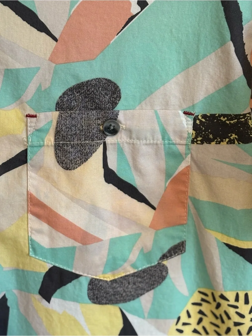 Distortion retro 80’s-90’s print button down short sleeve size L. EUC